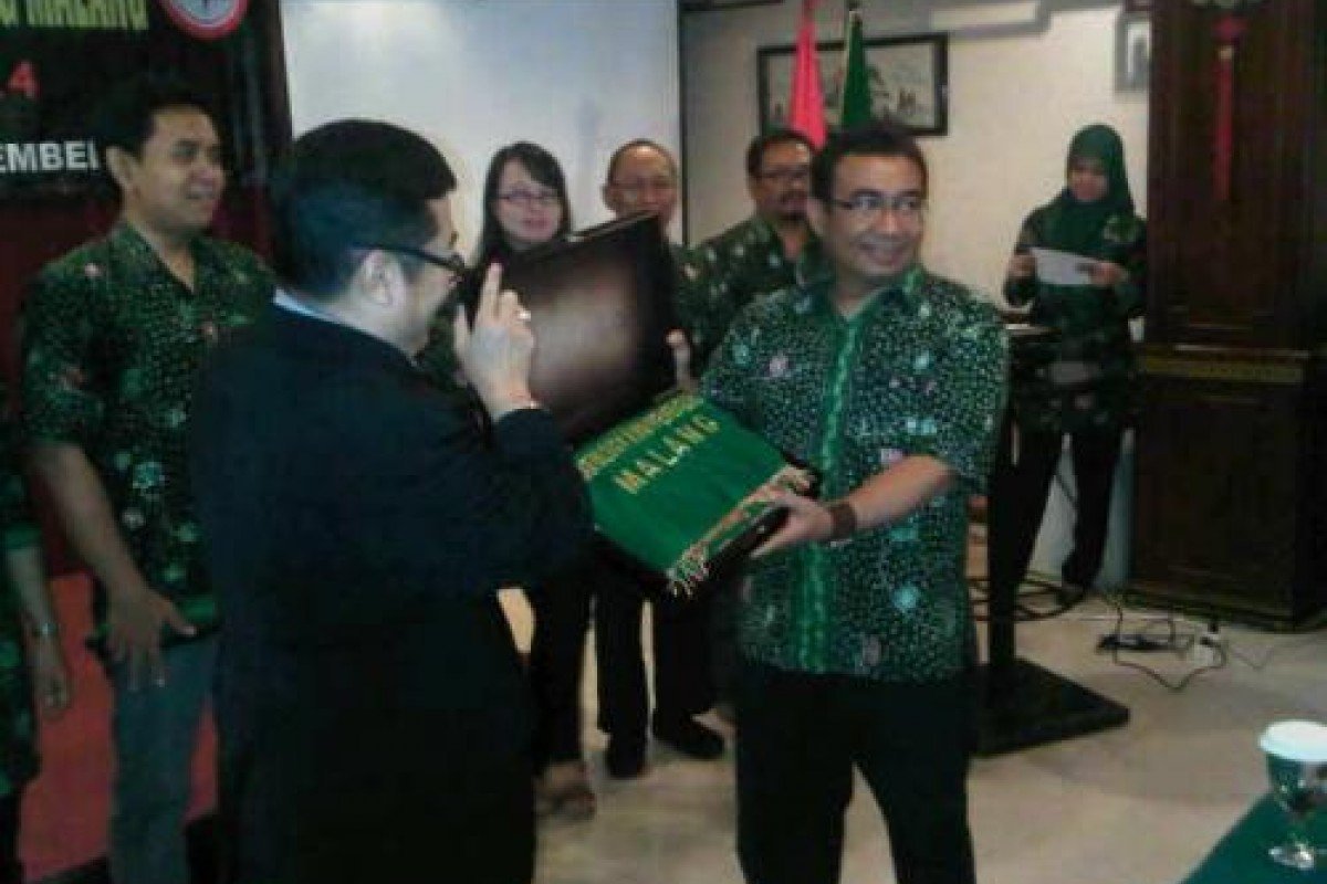 Penyerahan Pataka Pelantikan PC Malang
